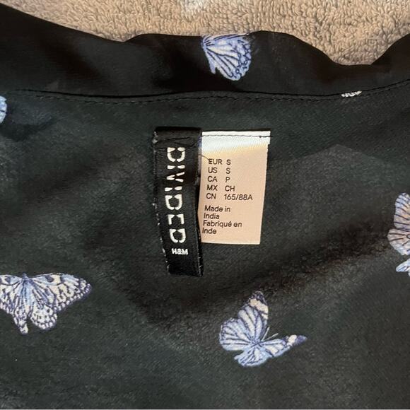 H&M Divided Black Blue Butterfly Sheer Flounce-Trimmed Chiffon Blouse Size Small - Picture 3 of 9
